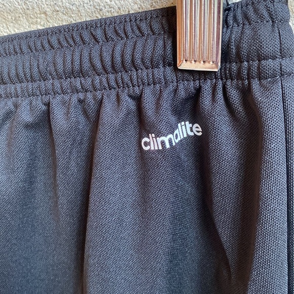 Adidas Kids Large Short - Picture 6 of 7